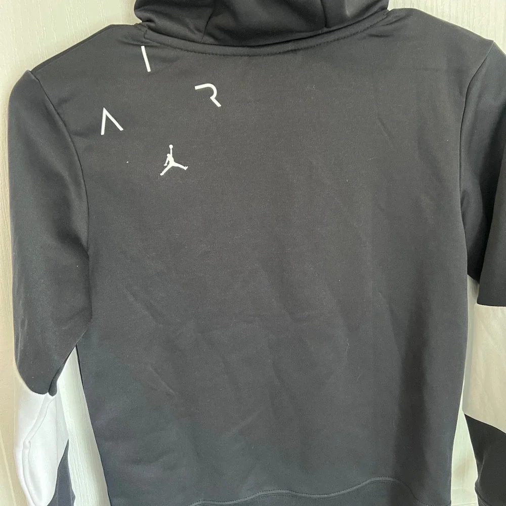 Jordan‎ Boys Dri-FIT Therma Hoodie Black White Jumpman Pullover 957839-023 Small